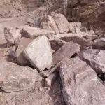 Лемезит бордовый 1 т валун, глыба, камень для ландшафта
