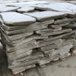 Песчаник КРУПНЫЙ галтованный серо-зеленый 1 м³ (18-21 м²), 40-50 мм для мощения парковки