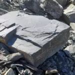 Серпентинит черный 1т, валун глыба, камень для ландшафта и водопада